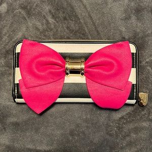 Betsey Johnson wallet